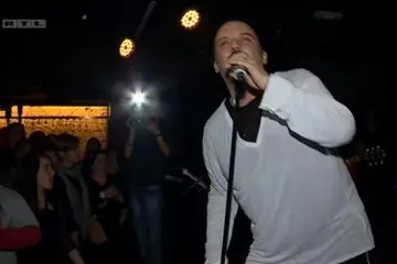 Ove godine priprema 16. album i treći brak