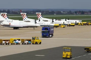 Opet problemi! Avion CA zbog kvara ostao na tlu u Danskoj