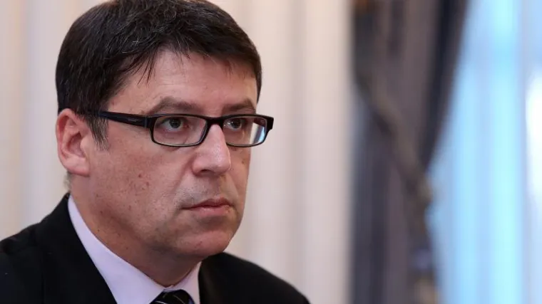 Prosvjetarima isplaćene naknade za prijevoz i zaostaci