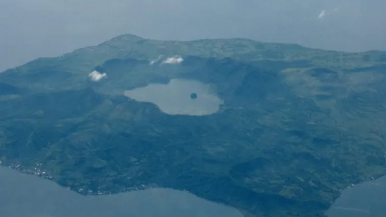 Na otoku jezero, na njemu otok i u njemu jezero, na njemu otok!