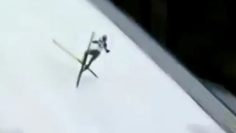 Jeziv pad ponajboljeg skijaša skakača na svijetu!