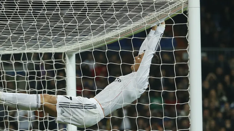 Makni se, čovječe! Ronaldo spriječio Baleov pogodak