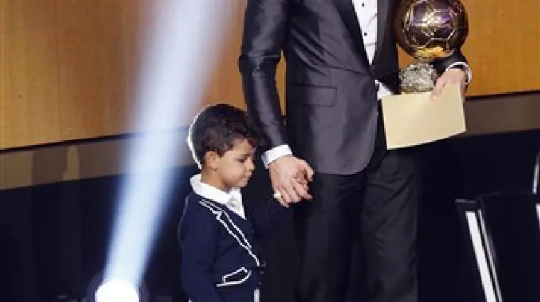 Ronaldo dobio Zlatnu loptu: Nije mogao skriti suze