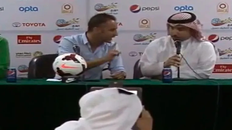 Pogledajte kako je trener poludio na klupskog PR-a