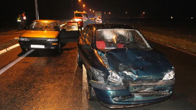 Vozačica udarila u srnu i skrivila lančani sudar