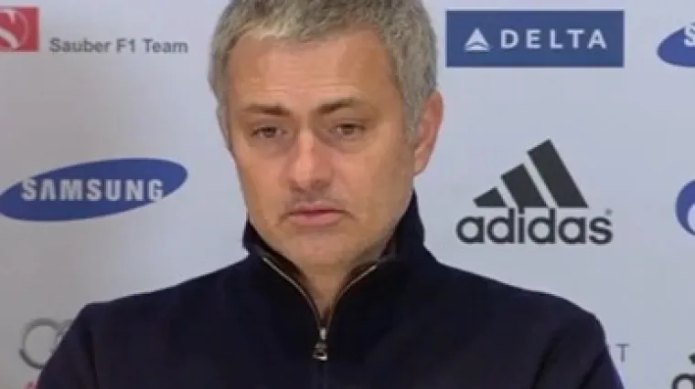 Mourinho kao prijatelj i za&scaron;titnik sudaca u Premierligi