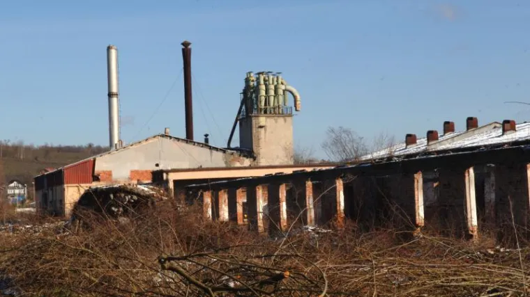 Dječak iz Pakraca iskopao granatu i donio ju pred &scaron;kolu!