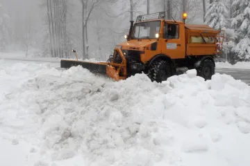 Zbog snježne oluje stotinjak učenika zarobljeno na Sljemenu!