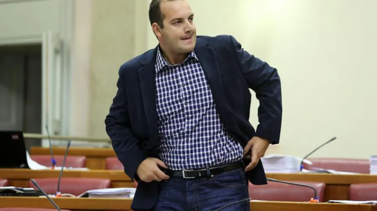 SDP-ovca čuva policija zbog prijetnji preko Facebooka!