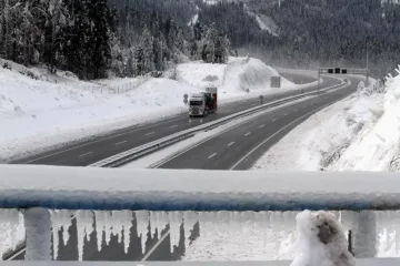 Oprez vozači: Snijeg u Gorskom kotaru i Lici