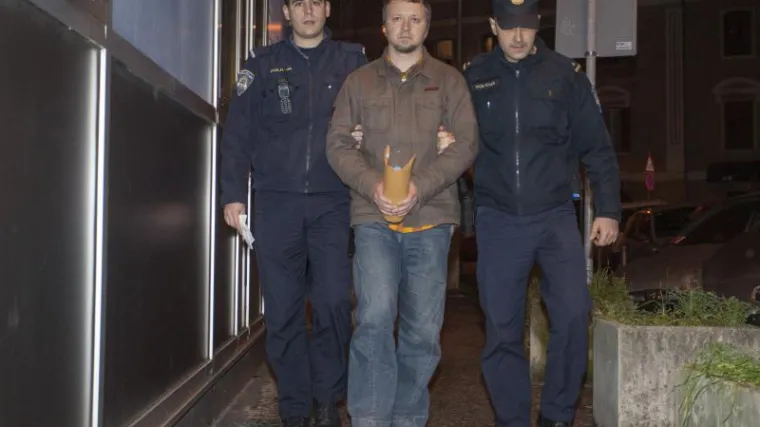 Policajci osumnjičeni za udruživanje s dilerima zadržani u zatvoru