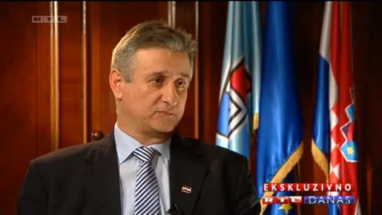 'Najgori premijer u povijesti na skijanju se odmara od lo&scaron;eg posla'