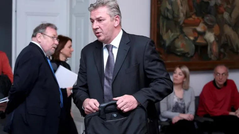 Ostojić sindikalistima: 'Odrecite se vi pola plaće'