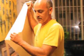 Razbio basnoslovno skupu vazu misleći da je bezvrijedna!