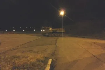 Poduzetnik provozao oklopno vozilo po Novom Sadu!