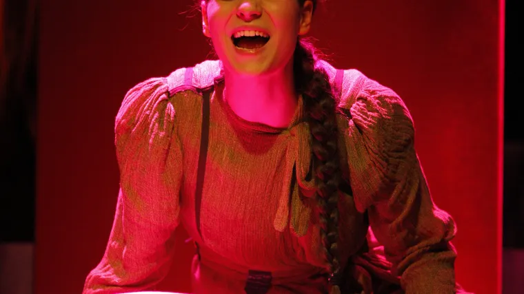 Zvijezda 'Tajni' na pola puta do diplome