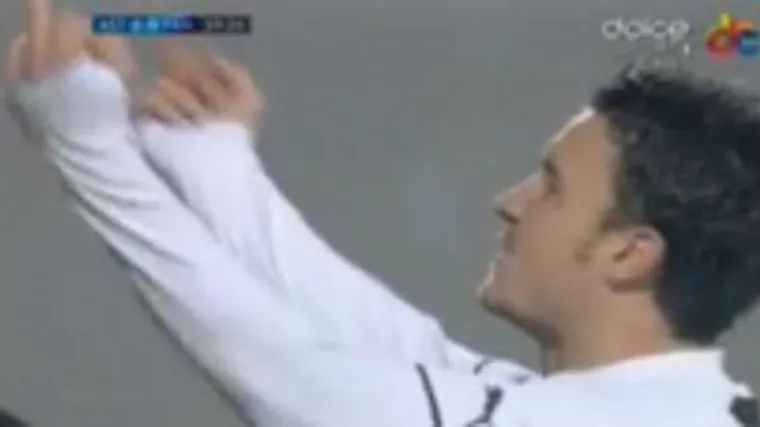 Odgovorio na prozivke navijača i pokazao im srednji prst