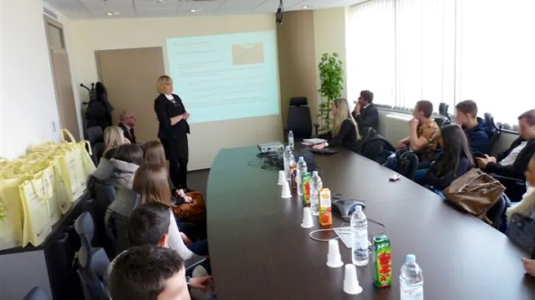 Srednjo&scaron;kolci učili o financijskoj pismenosti u dru&scaron;tvu