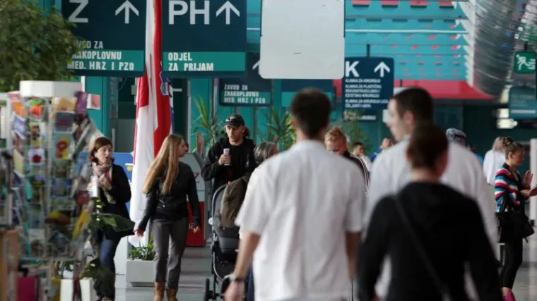 Šef kirurgije udario anesteziologa i razbio mu arkadu!