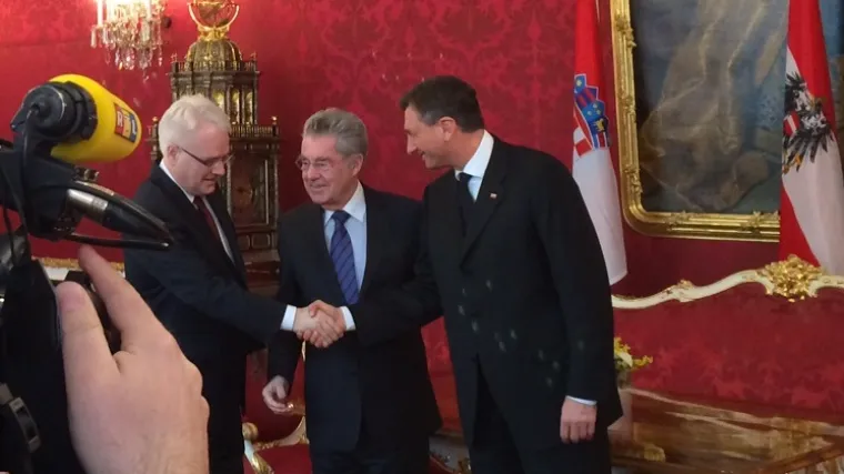 Josipović, Fisher i Pahor složni: 'Treba izbjeći oružani sukob'