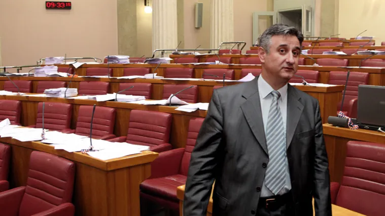 Karamarko navratio u Sabor tek dvaput, a uredno prima 18.000 kuna!