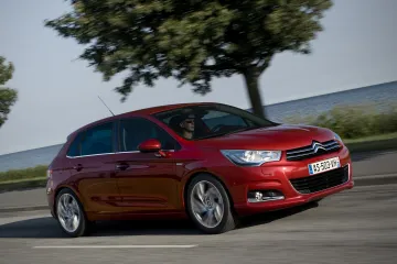 Citroën C4 na tri cilindra