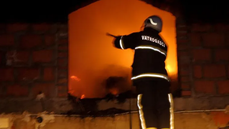 Serijski piroman palio napu&scaron;tene kuće po Bjelovaru!