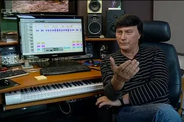 U spotu estradnjaka u godinama pojavljuje se i slavni kanarinac!