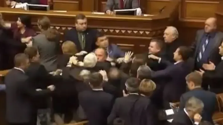 Komunisti se obru&scaron;ili na nacionaliste, nastao opći kaos!