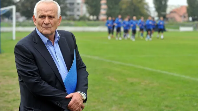 Izabrali novog trenera pa se predomislili zbog - Arkana!