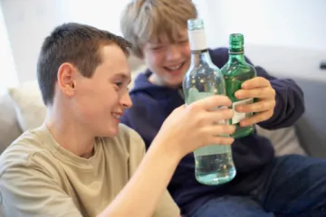 Čak 30 posto osmaša konzumira alkohol, a 11 posto marihuanu!