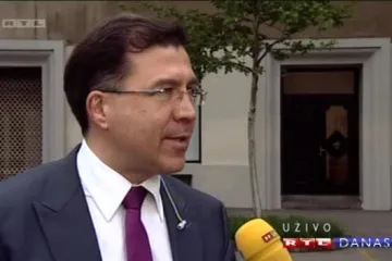 'Vlada je potpuno ubila kupovnu moć stanovništva i njihov standard'