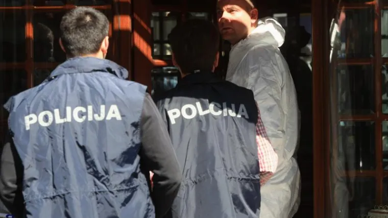 Razbojnik u bijegu ostavio ruksak, a na njemu svoje otiske