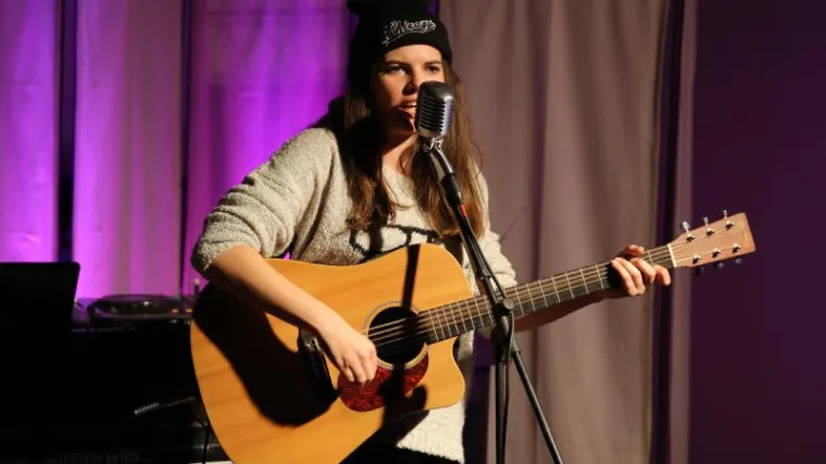 Mlada hrvatska kantautorica osvaja svijet!