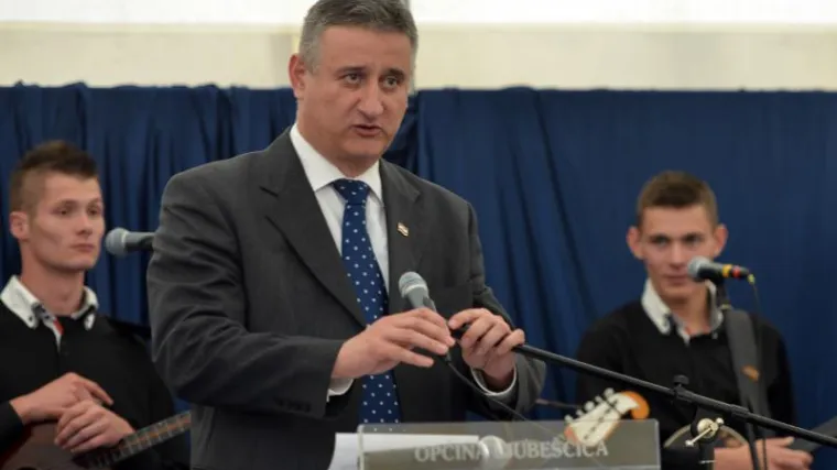 'Neka premijer podnese ostavku i raspi&scaron;u se prijevremeni izbori'