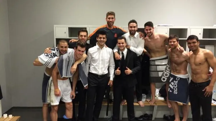 Realovci počastili navijačice 'toples selfiejem'!