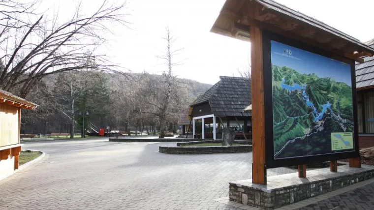 Tri osobe uhićene zbog pronevjere u NP Plitvička jezera