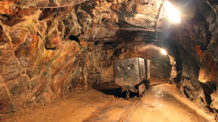 Stotine rudara zarobljeno nakon uru&scaron;avanja rudnika!