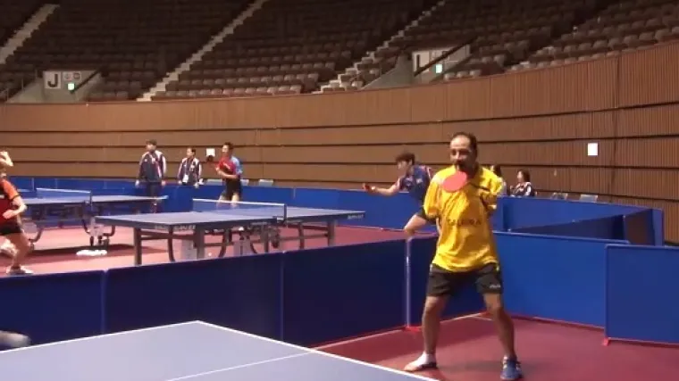 Kao desetogodišnjak ostao bez ruku, ali i dalje igra vrhunski stolni tenis!