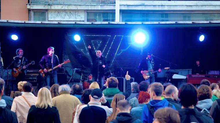 Neobičan koncert Parnog Valjka u centru Zagreba!