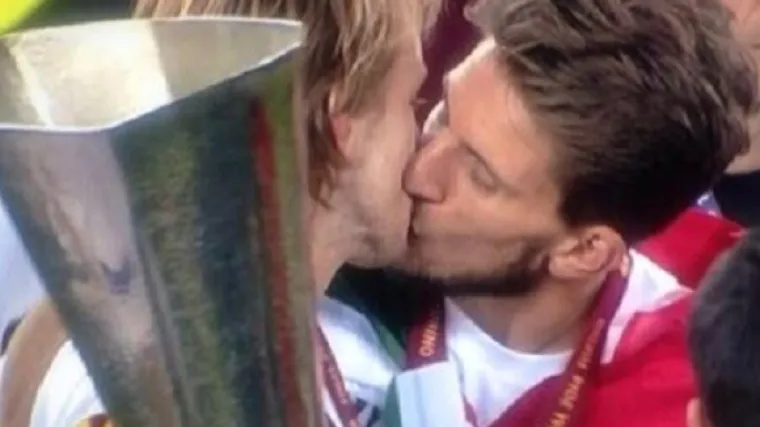 Euforični Rakitić u ludilu slavlja poljubio suigrača u usta