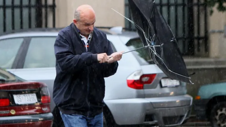 Vjetar nosi sve pred sobom, ki&scaron;a i dalje ne prestaje!