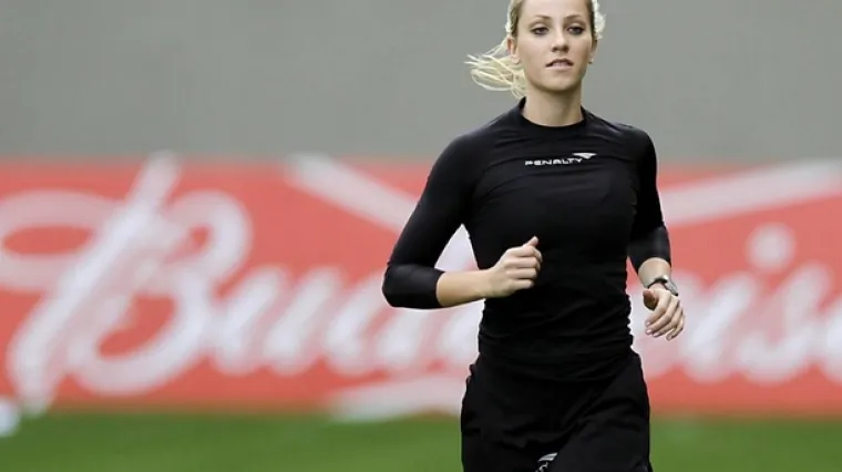 'Idi pozirati za Playboy i makni se iz nogometa'