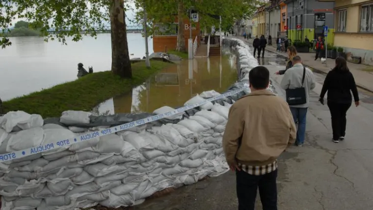 Preventivna evakuacija dijela Slavonskog Broda