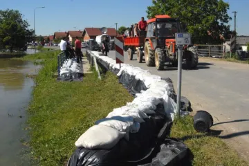 Evakuirano 11.000 ljudi, Ostojić: Svatko treba raditi svoj dio posla