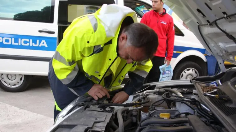 HAK će zbrinuti vozila o&scaron;tećena poplavom!
