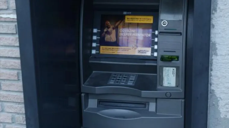 Uhićen trojac zbog krađe pola milijuna kuna iz bankomata