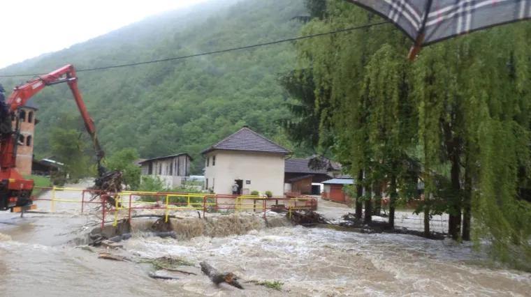 Vodostaj Save u BiH opada, krenulo intenzivno ra&scaron;či&scaron;ćavanje