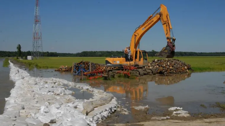 USKOK u Hrvatskim vodama: Uzeli dokumentaciju o nasipu