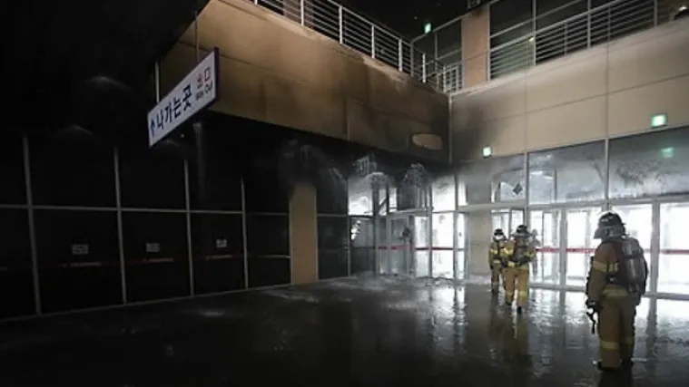 Sedam mrtvih u stravičnom požaru na autobusnoj postaji